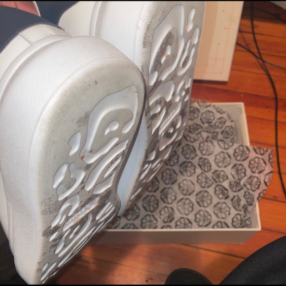 Alexander McQueen size 8.5 - Picture 3 of 7